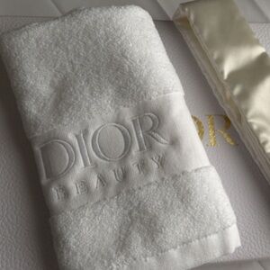 DIOR TOWEL & HEADBAND New in Dior Large Gift Bag